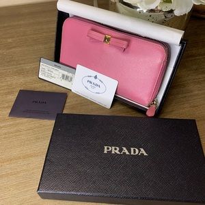 Authentic Prada Saffiano Zippy Wallet